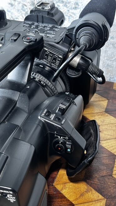 Videokameralar: 1-HƏFTƏ ƏRZİNDƏ çixan müştəriyə- 2800 razilaşmaq olar. Sony XDCAM — 6