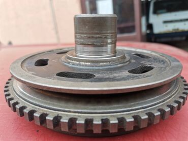 Auto delovi: Donja remenica Lada 21214i Niva. Polovno, očuvano. Skinuto sa — 8