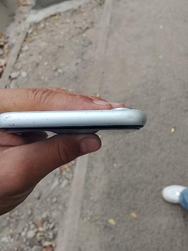 iphone xр: Apple iPhone XR, белый цвет. Основные характеристики: - Экран 6.1" — 5