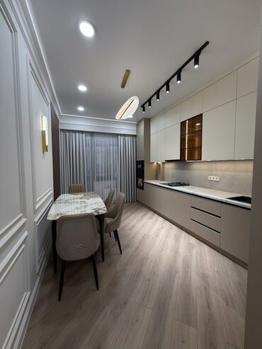 квартира в асанбай: 2 комнаты, 85 м², Элитка, 4 этаж, Дизайнерский ремонт