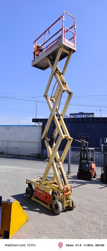 Аренда подъёмника: Ножничный подъемник JLG 2030 ES Электрический подъемник Год: 2020 — 2