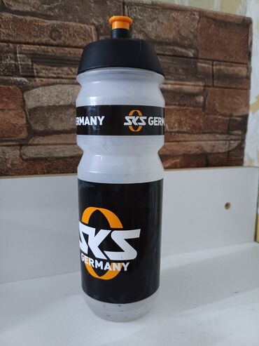 ваза стеклянная прозрачная высокая без узора: Su qabi 1 defe istfade olunub 750 qramdi.Unvan metro Qaraev