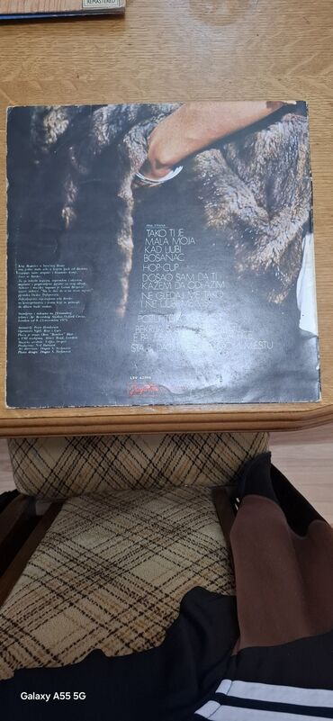 Vinil ploče: Vinil ploče – kolekcija 1) Pretenders – The Singles (kompilacija) - — 9