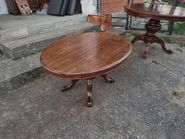 Stilski klub stolovi: Stocic u odlicnom stanju Duzina 117cm Sirina 87cm Visina57cm — 2