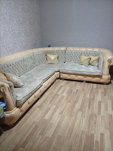 Künc divanı – klassik üslub - Forma: L-şəkilli künc divanı, üç