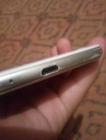 Электроника: Huawei | 16 ГБ цвет - Золотой Требуется ремонт | Битый, Две SIM карты