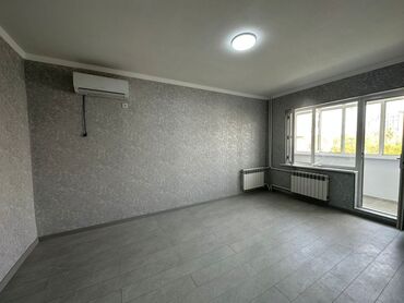 комната с подселением в бишкеке: 1 бөлмө, 33 кв. м, 105-серия, 4 кабат, Евроремонт
