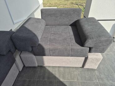 Ugaone garniture: 08. Dvosed i 2 fotelje odmah dostupni 
Cena 520e — 11