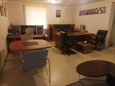 Ofislər: Neftçilərdə yerləşən ümumi sahəsi 500 kv,m olan,2 otağlı obyekt — 16