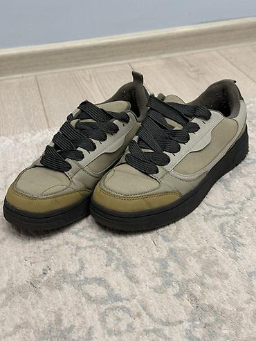 кроссовки зара: Мужские кроссовки, 38, Zara, Б/у, цвет - Серый, Самовывоз — 1
