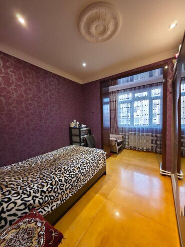 Köhnə tikili: Bakı, 4 otaqlı, Köhnə tikili, m. Əhmədli, 100 kv. m — 12