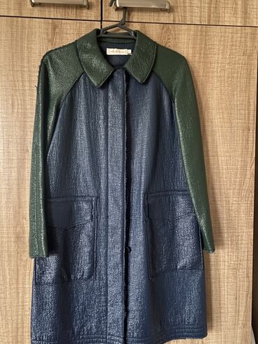 qadin pencekleri: Tory Burch qadın plaşı - Model: uzun, düyməli üst geyimi - Rəng