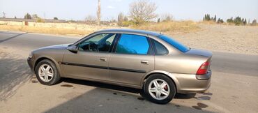 Opel: Opel Vectra: 2 l | 1996 il Sedan — 7
