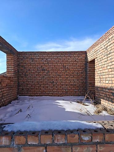 Продажа коттеджей и домов: Продается недостроенный дом(кирпич) г. Каракол, Саякбай конушу, Шаабай — 9