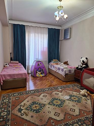 Uzunmüddətli kirayə mənzillər: Yasamal ray Z. Xəlilov küç Megacity binası 3 otaq 134 kvm. 2 sanitar — 15