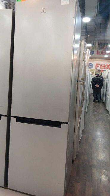 Soyuducular: 2 qapılı Indesit Soyuducu Satılır, rəng - Boz