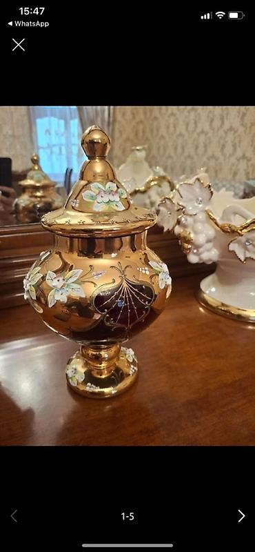 orginal saatlar: Qızılı rəngdə, qapaqlı dekorativ şüşə qab (bomboniera). - Material — 3