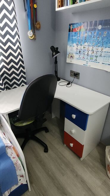 irshad telecom gence filiali: Oğlan və qız üçün, İşlənmiş, Yazı masası