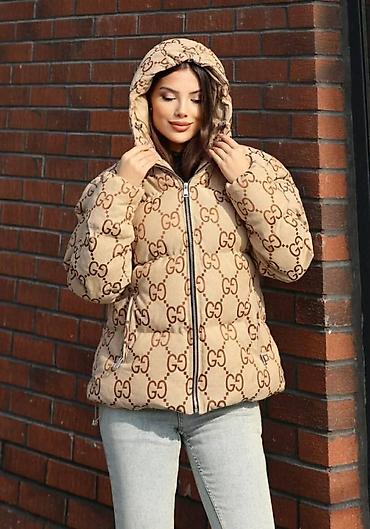 Jakne, Kaputi, Prsluci: Gucci jakna
Cena 8200
s, m, l, xl, 2xl
P75 — 5
