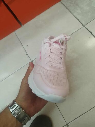 Patike: 31-36 ✅
2900 rsd +ptt 📌 — 5