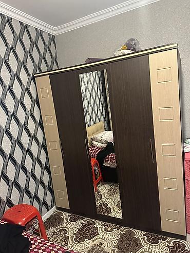 kicik skaf: - Model: Dördqapılı paltar şkafı, aynalı - Material: Laminat/MDF tipli — 1