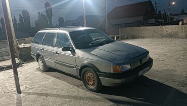 авто россия: Volkswagen Passat: 1989 г., 1.8 л, Механика, Бензин, Универсал