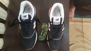 new balance 574 бишкек: Эркектердин кроссовкасы, 40, New Balance, Жаңы, түсү - Кара, Өзү алып кетүү