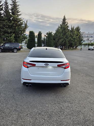 hyundai i30 oluxanası: Kia Optima: 2.4 l | 2013 il Sedan — 2