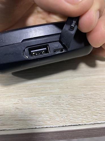 круглый: Air dots Bluetooth‑наушники TWS с зарядным кейсом‑паурбанком — 3