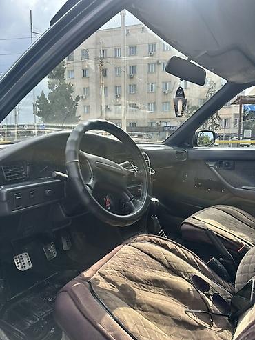 авто чегол: Toyota Carina: 1989 г., 1.6 л, Механика, Бензин, Седан — 6