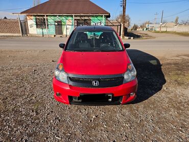 машина ист: Honda Stream: 2004 г., 2 л, Автомат, Бензин, Вэн/Минивэн