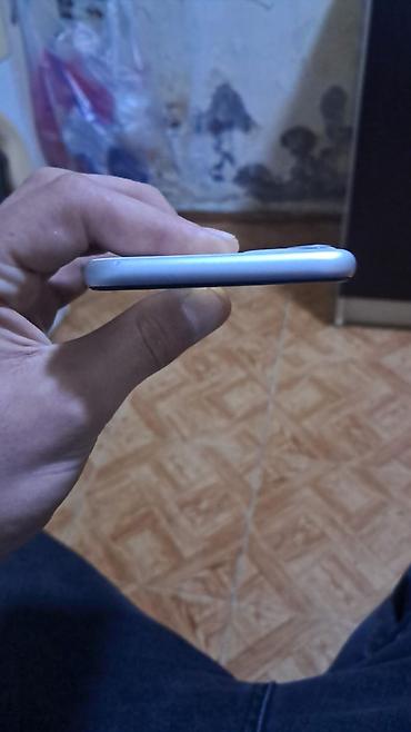 Apple iPhone: IPhone 11, Ağ — 6