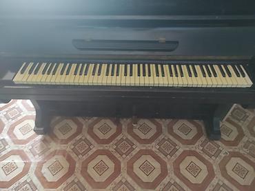 royal: Pianino – klassik dizayn, qara rəngli korpus və dekorativ oyma ön — 3