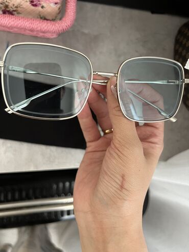 очки для зрения с солнцезащитными насадками: Очки люкс качества, новые, состояние 10/10,солнцезащитные