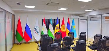 Торговое оборудование: Напольные флаги с подставками для залов заседаний, переговорных и — 3