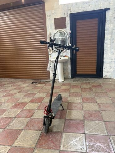 электросамокат в баку: İşlənmiş Elektrik samokat 10", 251 - 350 Vt, 36 - 45 km/s, Ünvandan götürmə