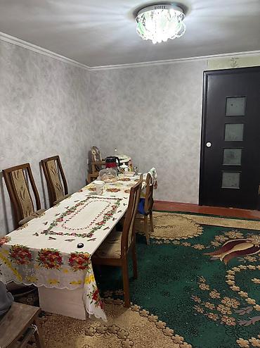 Продажа барачных домов: Продается в центре города 4-х комнатный дом, барачного типа с — 4