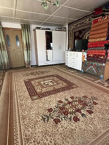 Продажа коттеджей и домов: Двухэтажный дом с двором и хозяйственными постройками, 13 соток село — 15