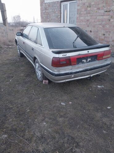 Mazda: Mazda 626: 1988 г., 2 л, Механика, Бензин, Хэтчбэк