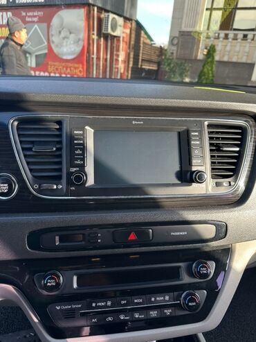 Kia: Kia Carnival: 2018 г., 2.2 л, Автомат, Дизель, Минивэн — 9