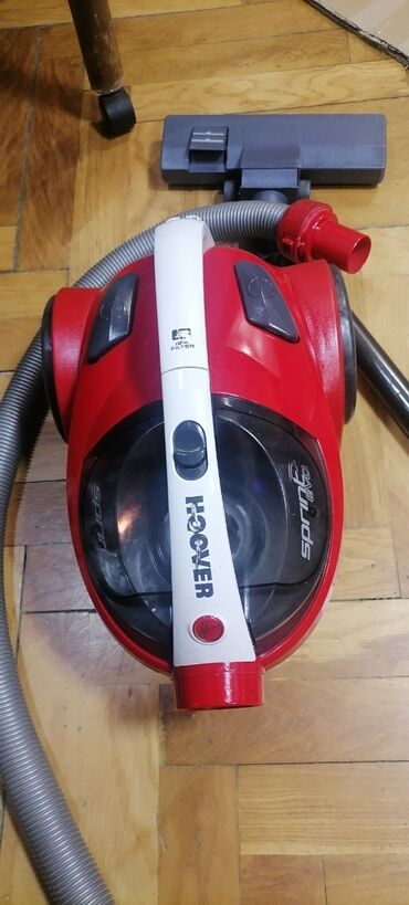 Klasični usisivači: Usisivač HOOVER bez kese kompletan dobar
Odlično vuče
 Mirjevo — 9