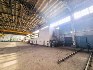 Anbar və emalatxanalar: Xətai rayonu, Babək prospektində səliqəli, hündür və işıqlı anbar — 23