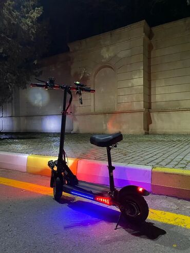 Elektrikli samokatlar: Satılır. Kuqo m4 pro heç bir problemi yoxdur sürət 67 mapetlə motoyla