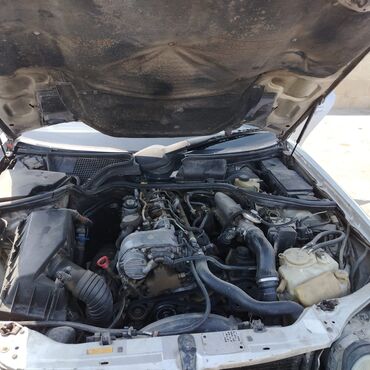 Mercedes-Benz: Mercedes-Benz E-Class: 2.2 l | 1998 il Sedan — 9