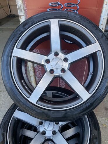 Колеса в сборе: Колесо Vossen 225 / 45 / R 18, 5 Болтов