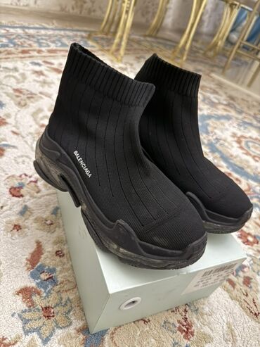 высокие мужские мокасины: Balenciaga Speed Trainer tərzində qara “sock-sneaker” tipli ayaqqabı
