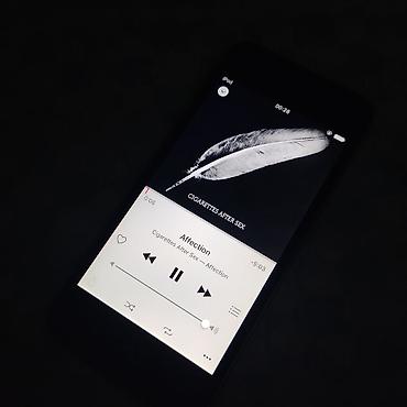 hisense 49: IPhone 5, Б/у, 32 ГБ, Space Gray, Зарядное устройство, Кабель, 98 % — 5