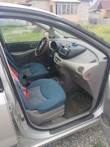 зил на продожа: Nissan Tino: 2001 г., 1.8 л, Механика, Бензин, Хэтчбэк