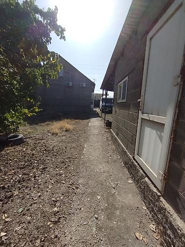 Продажа коттеджей и домов: Продаю дом со всеми удобставми + времянка ж/м Учкун документы красная — 5