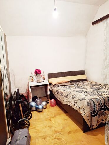 Uzunmüddətli kirayə mənzillər: Pirşağı bağlar massivində həyətyanı sahəsiylə bir yerde 2.5 sot — 6